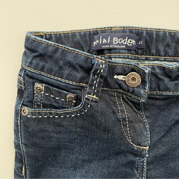 Mini Boden Girls Denim Heart Pocket Bermuda Shorts Capri 4Y - Picture 2 of 6
